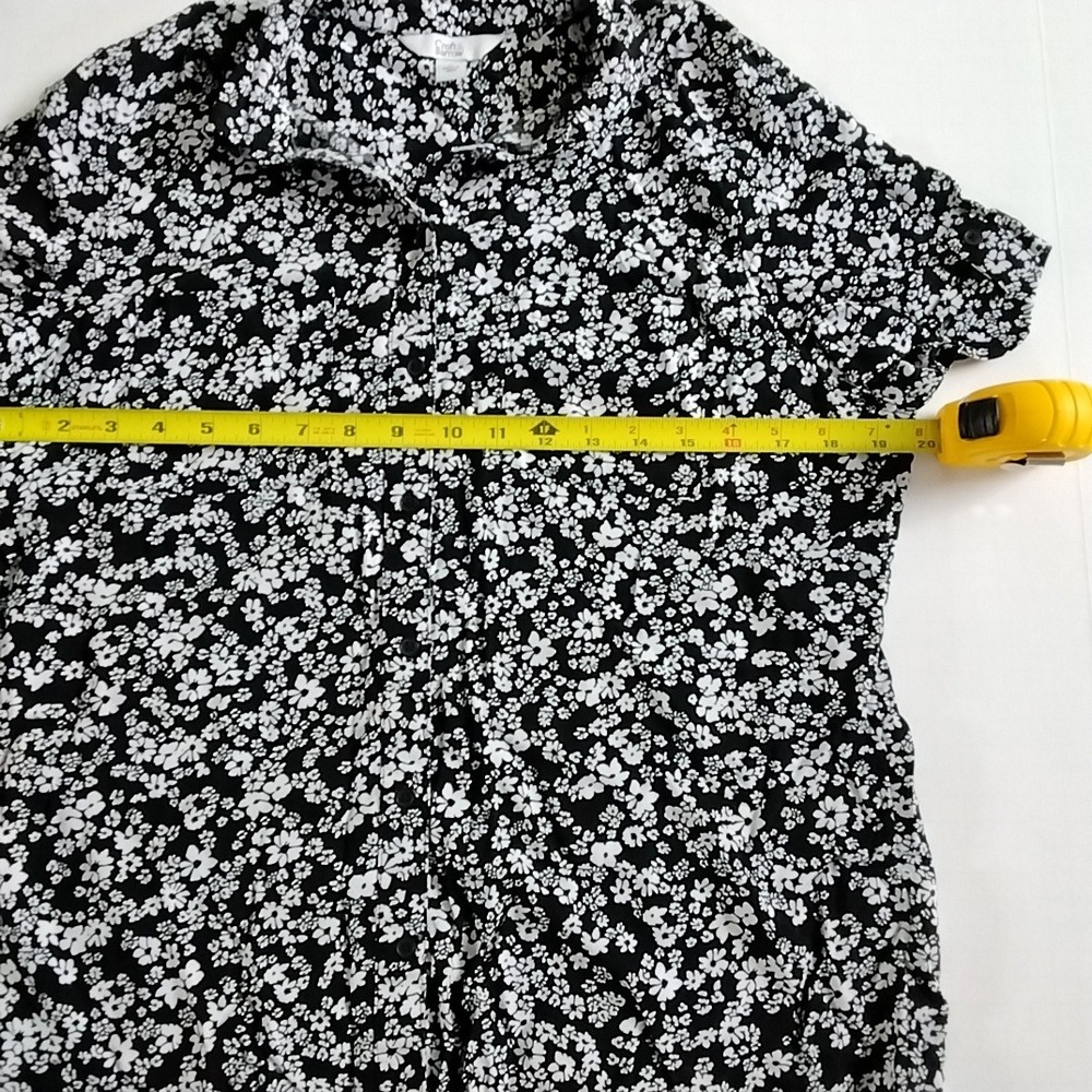 Croft & Barrow Womens Black White Floral Button Down Short Sleeve Shirt Top - Picture 5 of 6